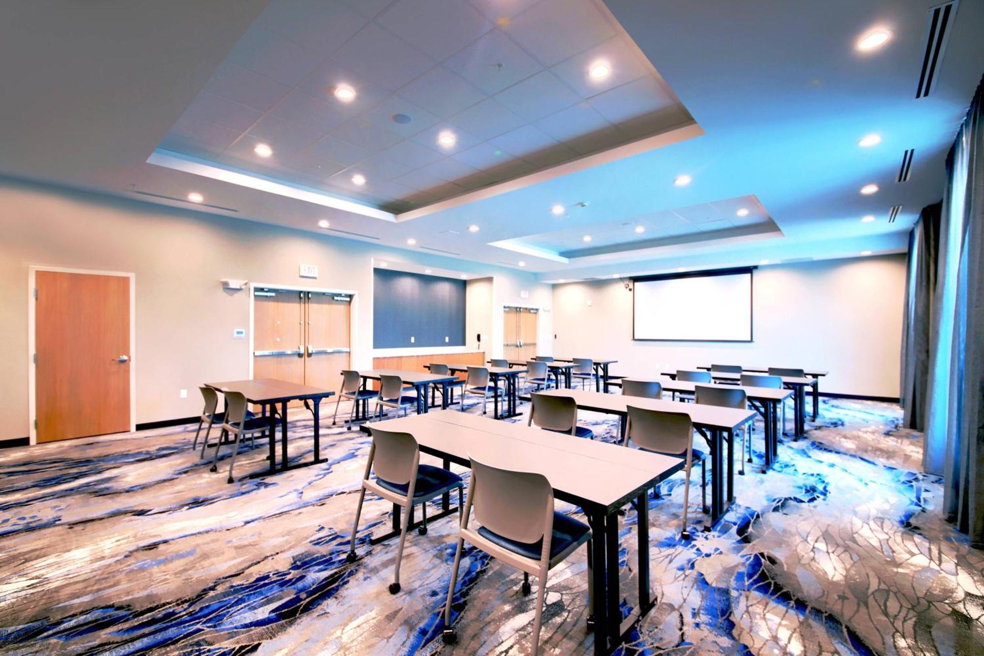 Fairfield Inn & Suites By Marriott Dallas Сидар-Хилл Экстерьер фото