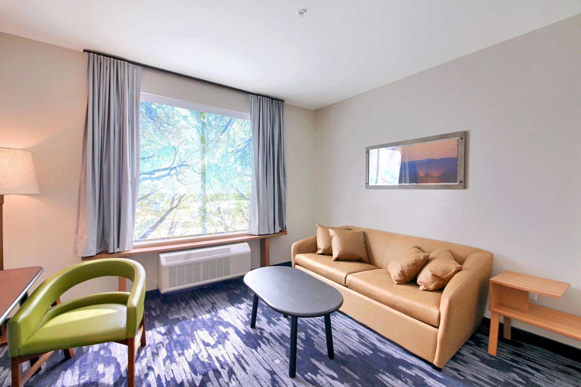 Fairfield Inn & Suites By Marriott Dallas Сидар-Хилл Экстерьер фото