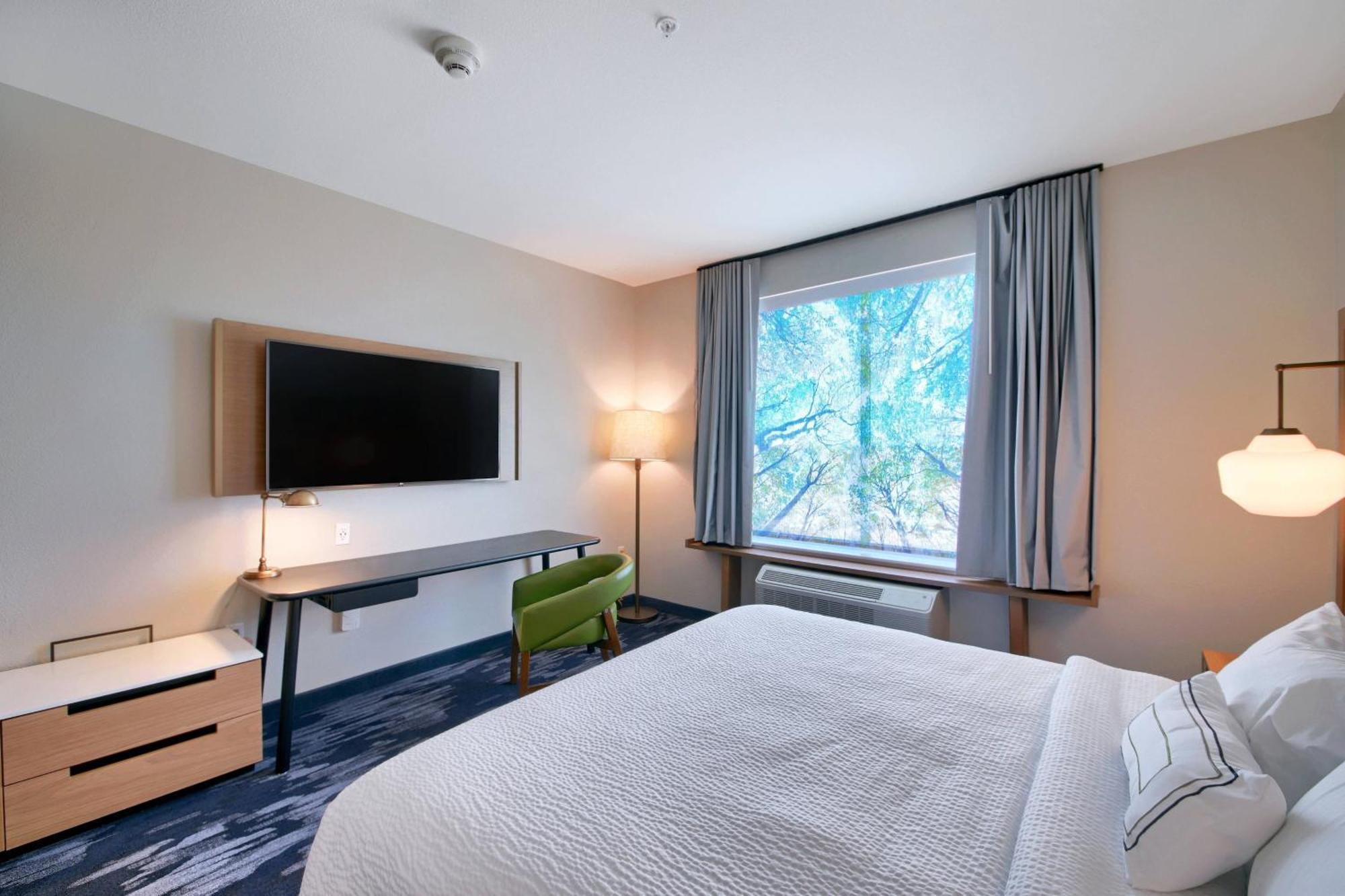 Fairfield Inn & Suites By Marriott Dallas Сидар-Хилл Экстерьер фото